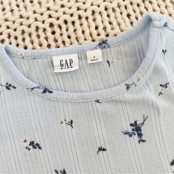 Gap Girls Short Sleeve Flowers T-Shirt Size Small - Picture 3 of 4